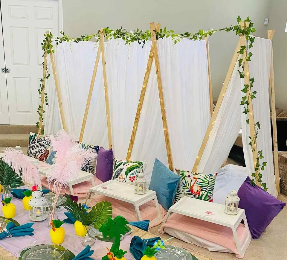 Extra-Large White Teepee Set (6): photo from one of our parties